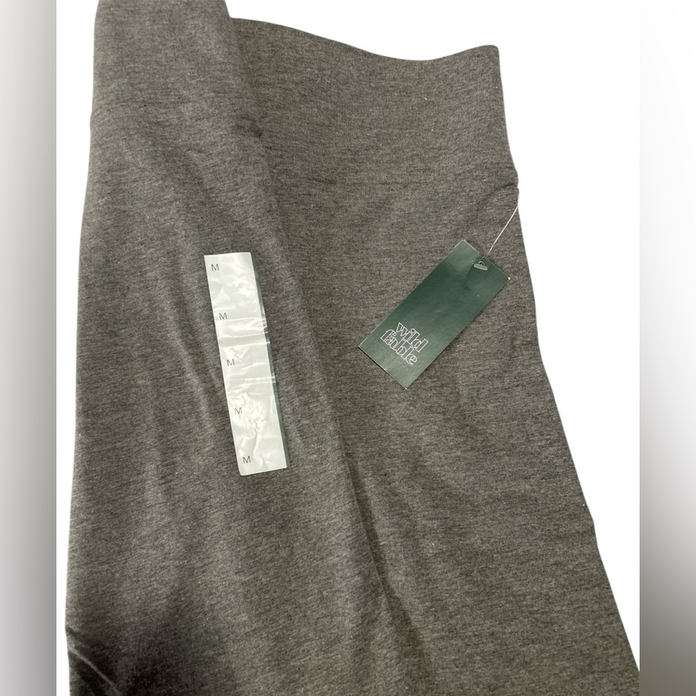 Women's White Crop Top (Size L) and Grey Spandex (Size M), workout set - Picture 3 of 3